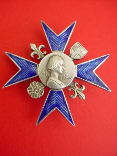 Badge of the Nightingale School of Nursing St Thomas Hospital(2)
