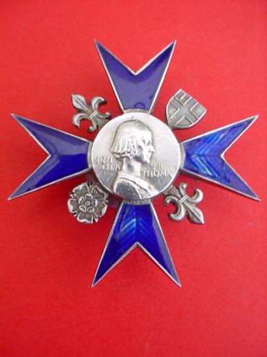 Badge of the Nightingale School of Nursing St Thomas Hospital(3)