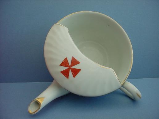 Red Cross Large Fluted China Feeding Cup
