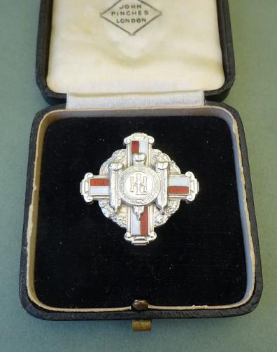 The London Hospital School of Nursing,2nd Pattern Silver Nurses Badge.Original Presentation case