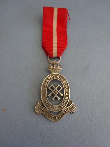 Territorial Army Nursing Service,Silver Tippet Badge