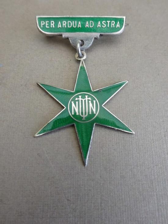 National Union of Trained Nurses,silver members badge