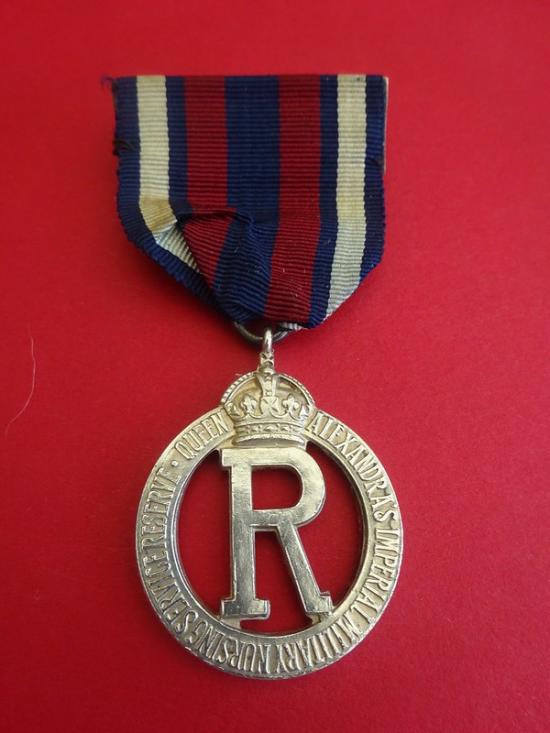 Queen Alexandra's Imperial Military Nursing Service Reserve, Rare Tippet with silver QAIMNSR medal