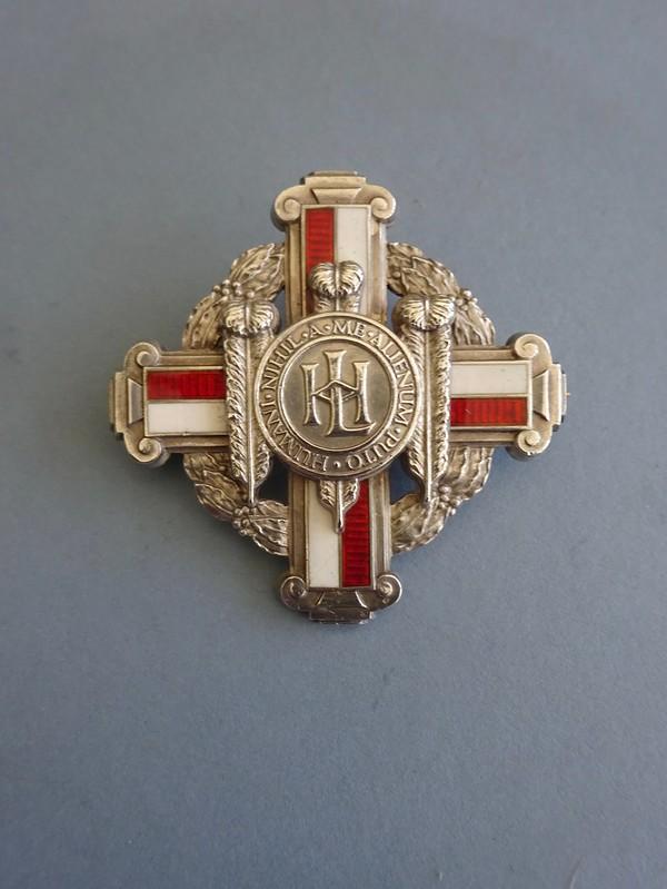 The London Hospital Whitechapel, Original First Pattern Large Silver Nurses Badge