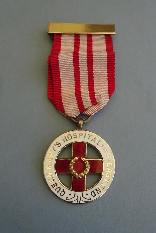 Queen Mary's Hospital for the East End,Silver nurses Badge