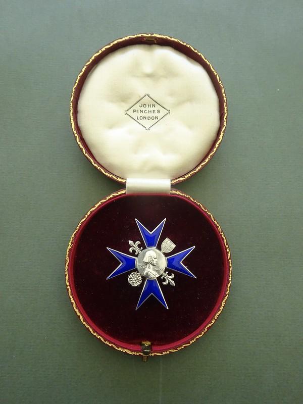 Nightingale School of Nursing St Thomas's Hospital,Cased Silver Nurses Badge(