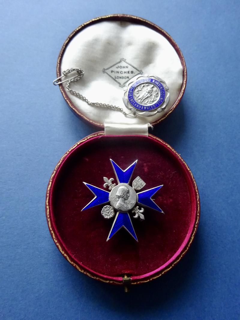 Nightingale School of Nursing St Thomas's Hospital,Cased Silver Nurses Badge(Lock)