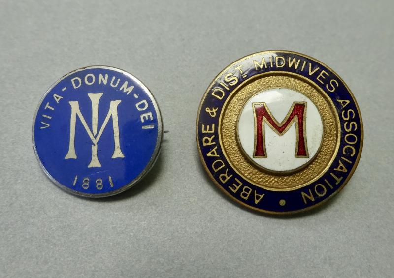 Aberdare & District Midwives Association & Midwives Institute members badge