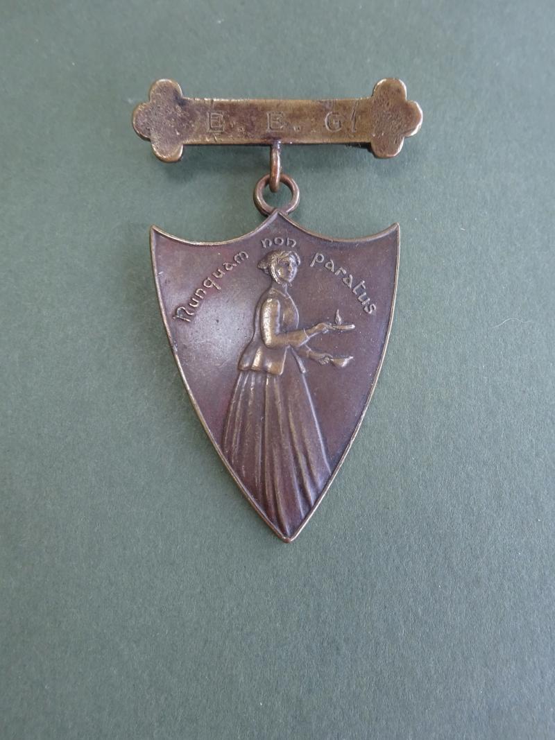 Nunquam Non Paratus, Early Professional Nursing/Midwifery Badge