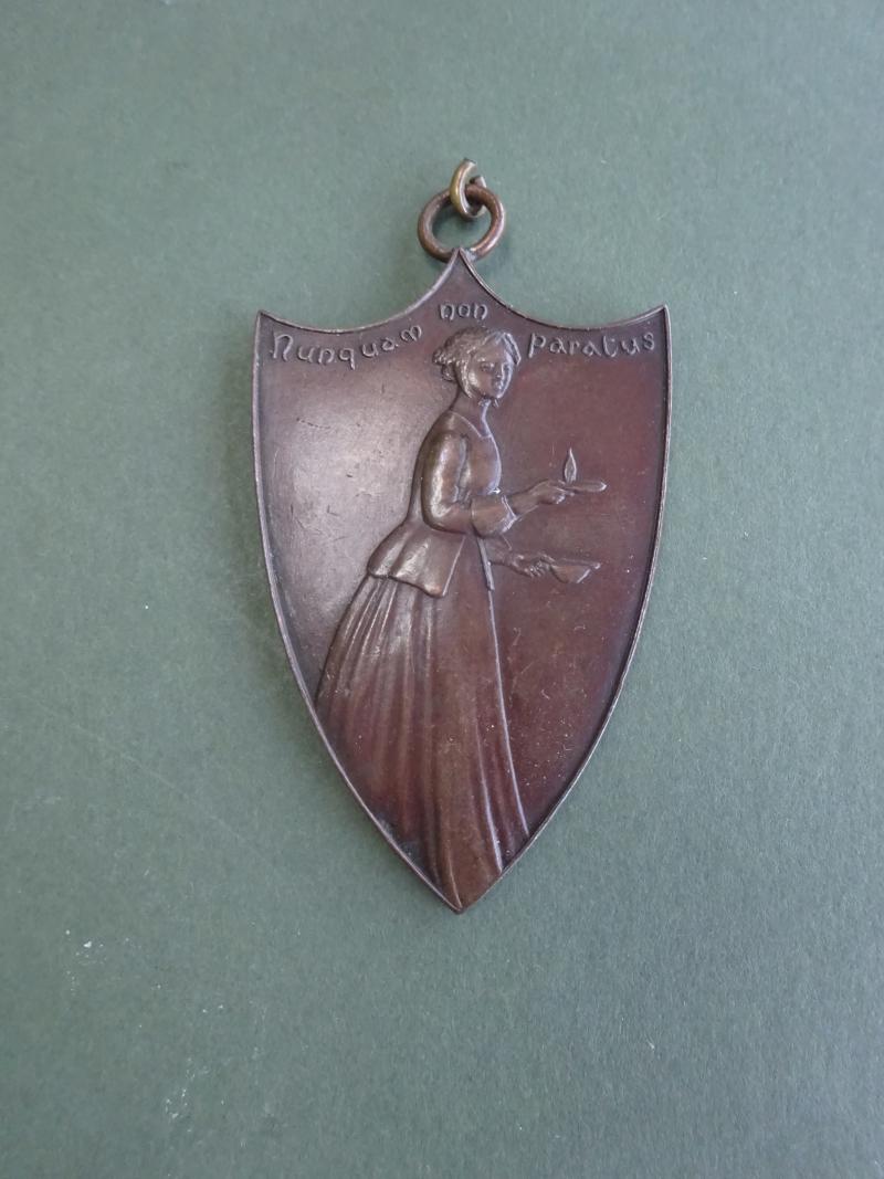 Nunquam Non Paratus, Early Professional Nursing/Midwifery Badge