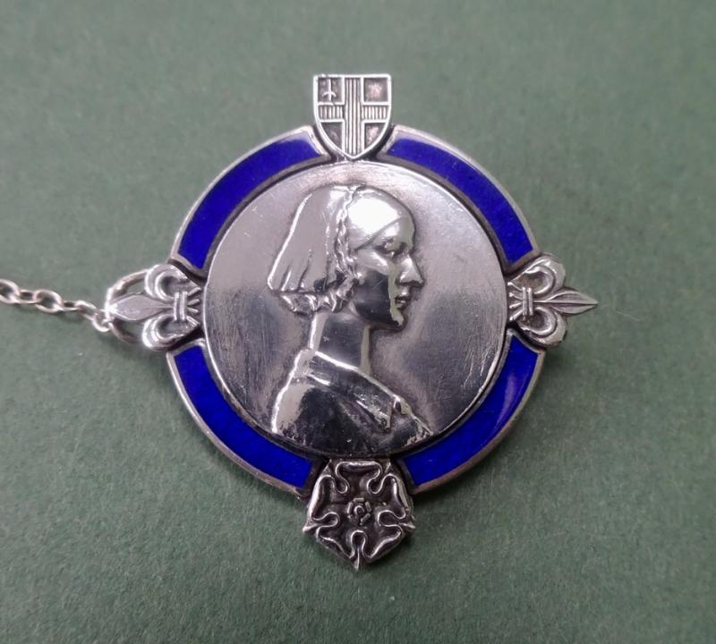 The Nightingale School St Thomas Hospital, Silver Enrolled Nursing Training Badge