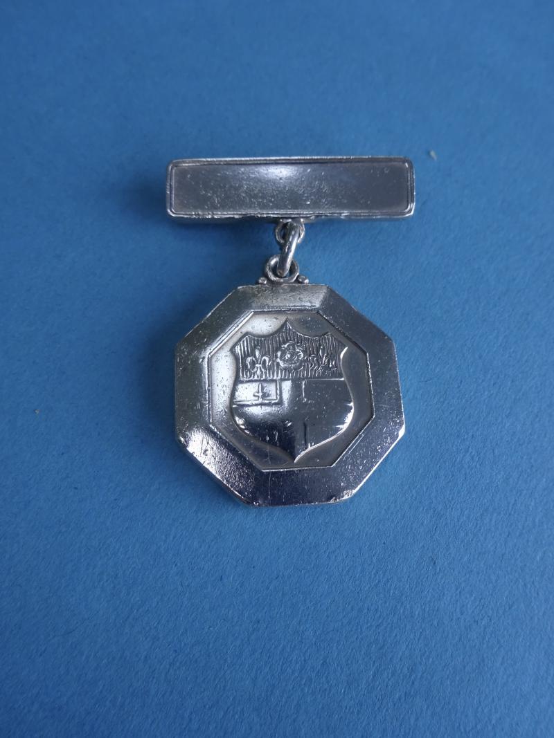 St Thomas's Hospital, Nightingale School Post basic training badge.