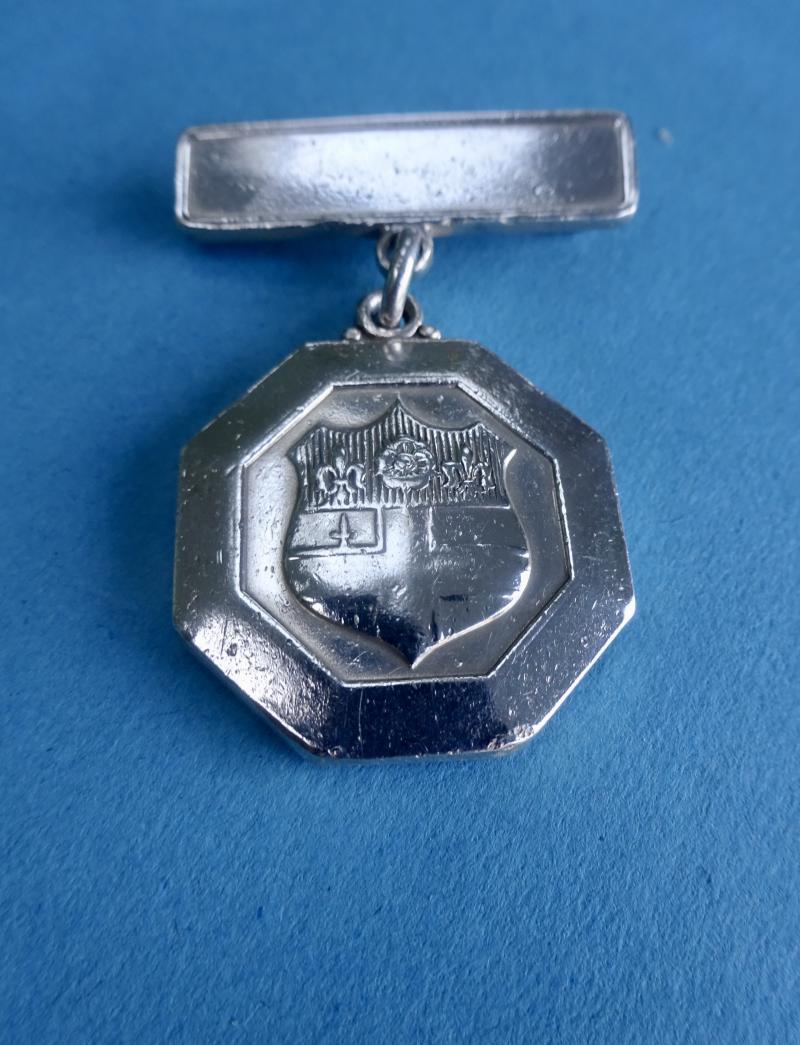 St Thomas's Hospital, Nightingale School Post basic training badge.