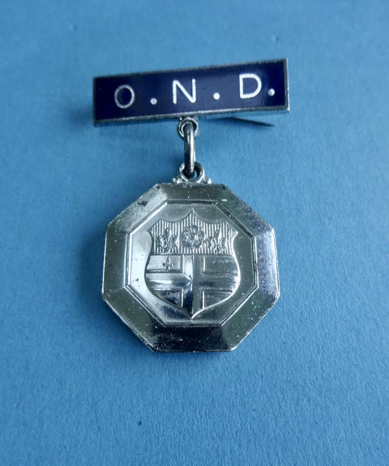 St Thomas's Hospital, Nightingale School Post basic training badge.Orthopaedic Nurse Diploma