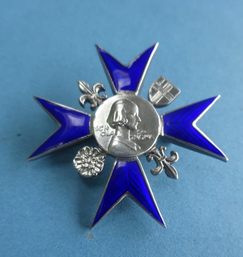 Nightingale School of Nursing St Thomas's Hospital,Silver Nurses Badge(Elizabeth M V Pearce)