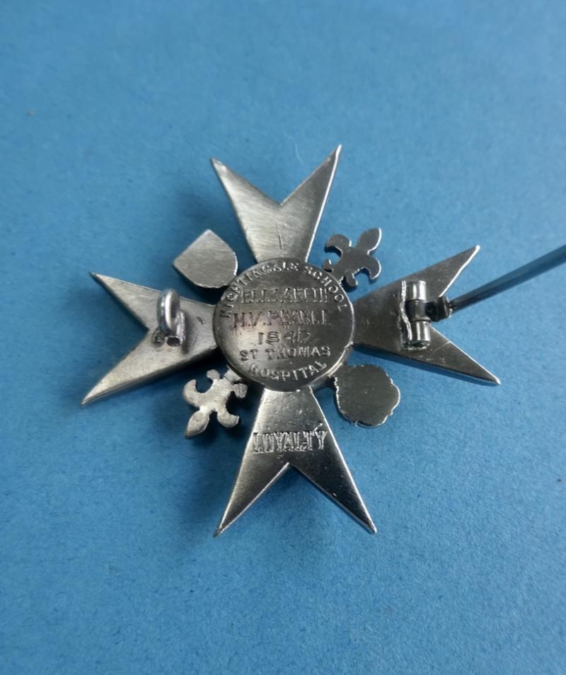 Nightingale School of Nursing St Thomas's Hospital,Silver Nurses Badge(Elizabeth M V Pearce)