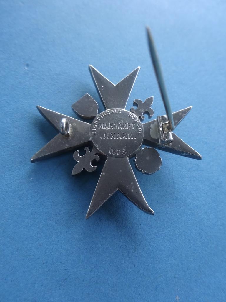 Nightingale School of Nursing St Thomas's Hospital,Silver Nurses Badge(Margaret J Mark)
