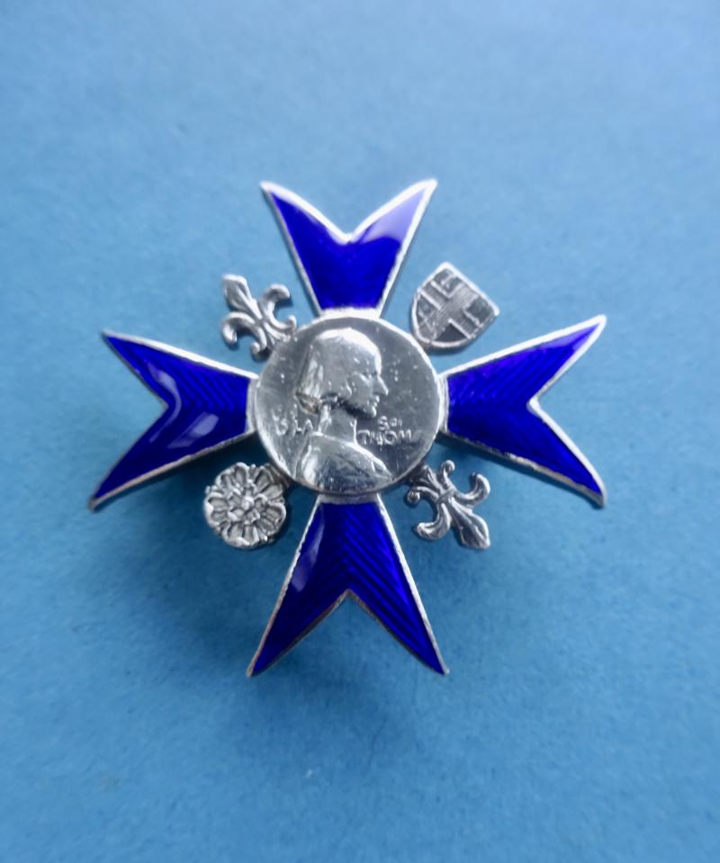 Nightingale School of Nursing St Thomas's Hospital,Silver Nurses Badge(Vivien I Mark)