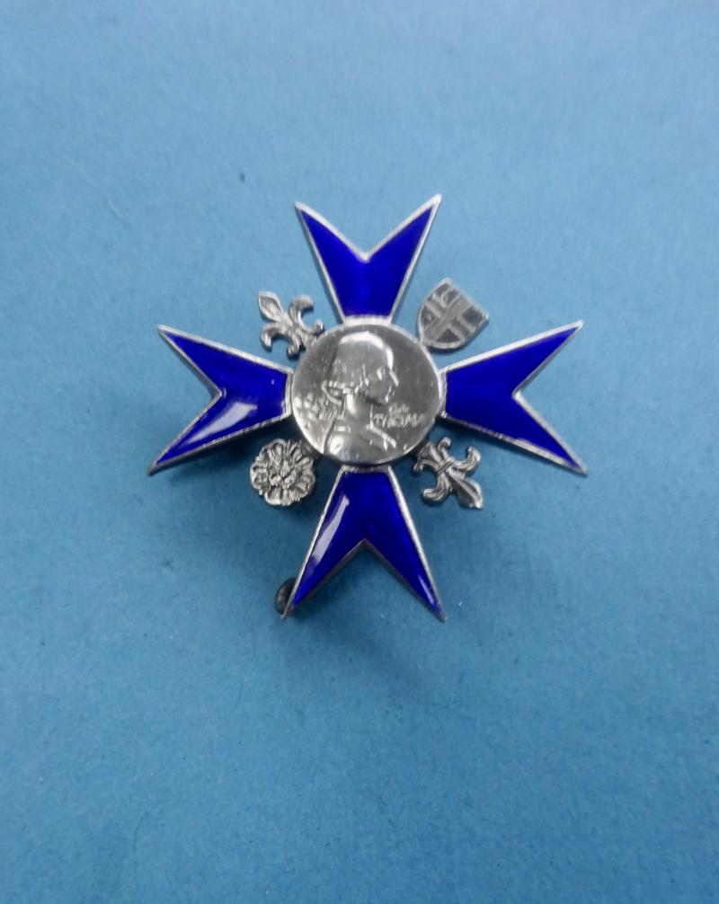 Nightingale School of Nursing St Thomas's Hospital,Silver Nurses Badge( Valerie A Penfold)
