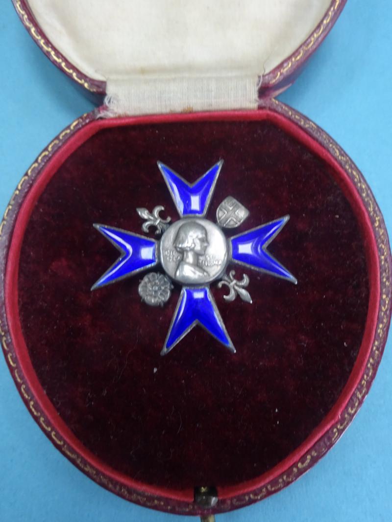 Nightingale School of Nursing St Thomas's Hospital,Cased Silver Nurses Badge(Muriel Edwards)