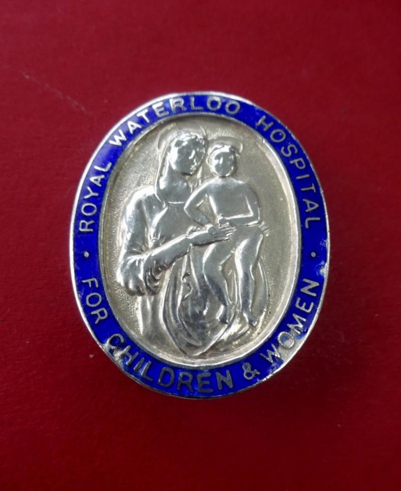 Royal Waterloo Hospital for Children & Women, silver Nurses badge